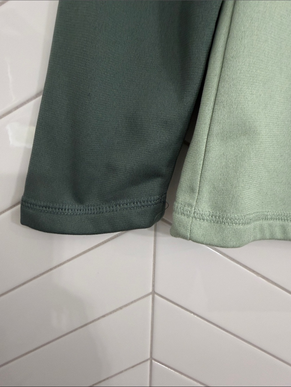 The North Face Women’s Sage Green Colorblock Quarter-Zip Fleece – M - Picture 3 of 9